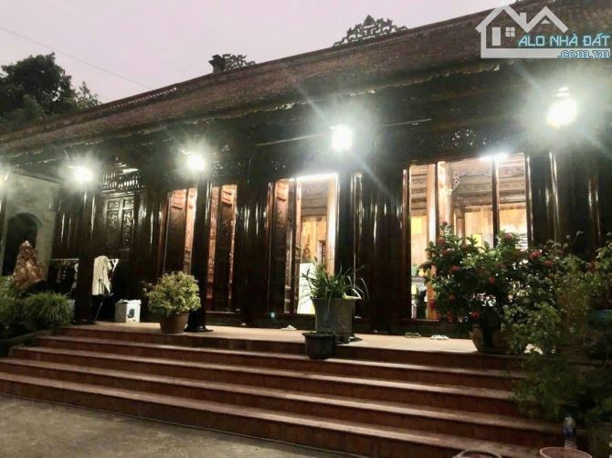 BIỆT THỰ NHÀ GỖ CAO CẤP 525m2 TOÀN GỖ QUÝ HIẾM - TỨ LIÊN TÂY HỒ : 56 TỶ