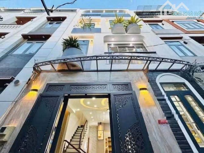 CHỦ ĐỊNH CƯ NƯỚC NGOÀI BÁN GẤP NHÀ KÝ CON Q1 70M² 2 TẦNG 3PN 3WC GIÁ 6TỶ5