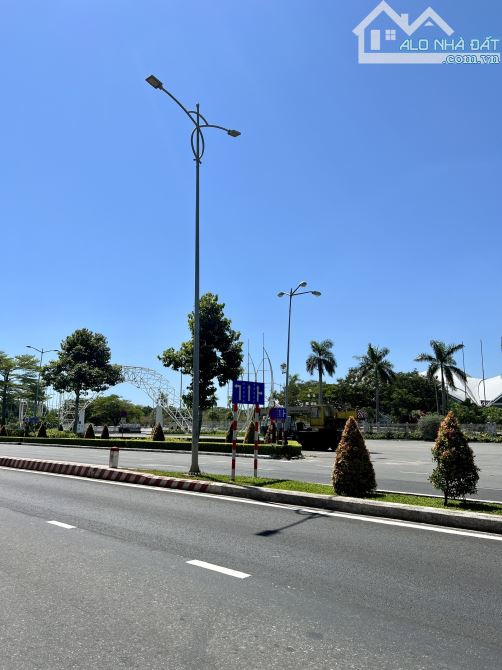 *Bán Nhà 4 tầng, 13 phòng, đường Cách Mạng Tháng 8, Ngay Hội Chợ triển lãm, BV Tâm Trí