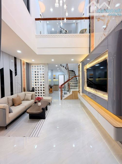 10 TỶ BÁN LUÔN- Hẻm 8m Bàu Cát- DT 4X17m - 3 Lầu đẹp- HIẾM Ạ