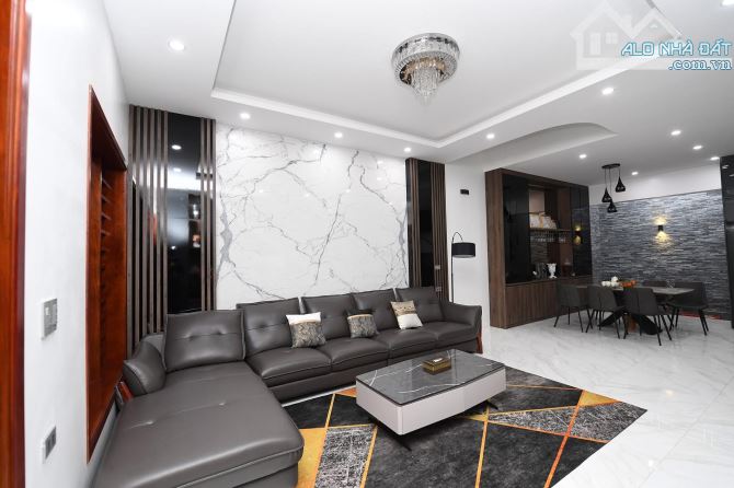 🏡 BÁN NHÀ CỔ LINH, PHƯỜNG LONG BIÊN: 98M² – 5 TẦNG – 12.5 TỶ, CẠNH HIM LAM, HÀNG XÓM VIP