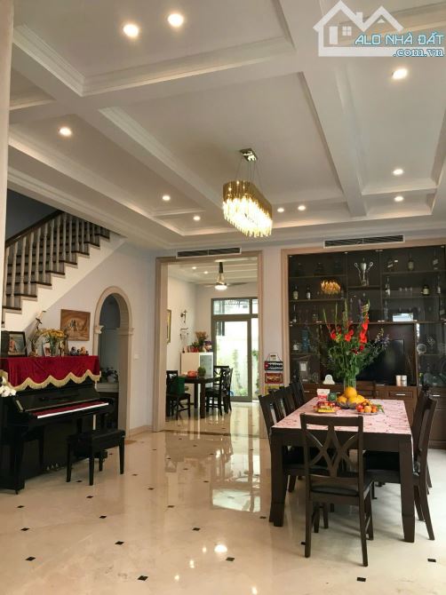 Bán biệt thự 4 tầng phân khu Hướng Dương, The Harmony VINHOMES RIVERSIDE LONG BIÊN