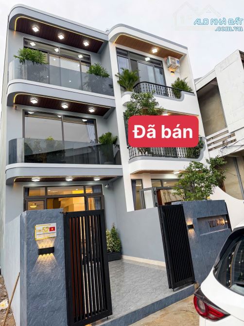 BÁN NHÀ KIỆT Ô TÔ DUY TÂN TP HUẾ CHỈ 3TY3XX TỶ