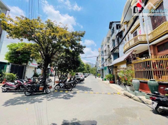 SIÊU BIỆT THỰ - LÔ GÓC - KDC HUY HOÀNG - COMPOUND - ĐẲNG CẤP - NGANG 8M- 2MT ĐƯỜNG RỘNG CV