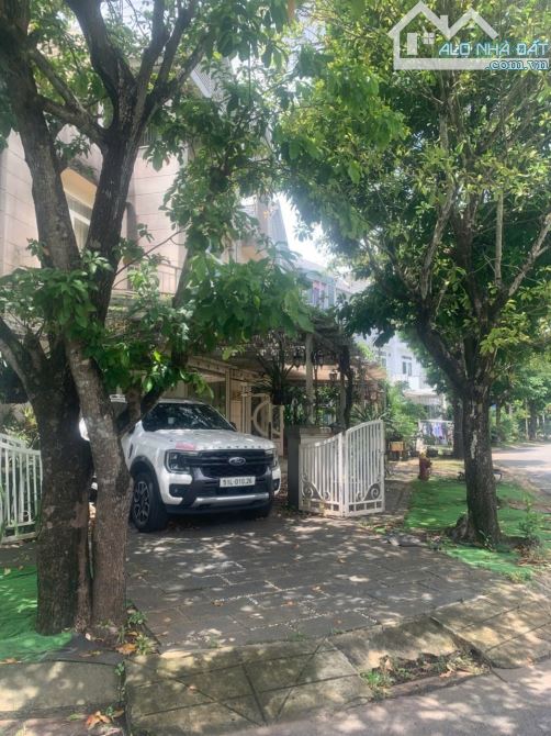 PHƯỚC LONG B 🏡 Biệt thự 3 tầng – KDC biệt lập, bảo vệ 24/7 💰 Giá chào: 13,9tỷ ✅ Diện tíc