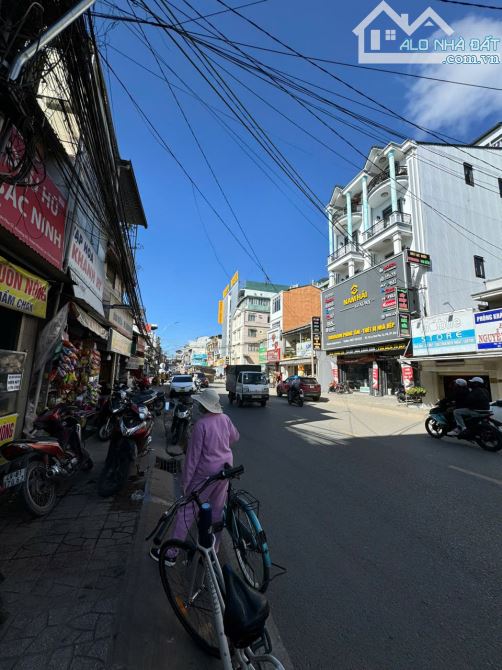 CHỈ 11 tỷ _ NHÀ MẶT TIỀN KINH DOANH NGAY CHỢ NGÔ QUYỀN _ ĐÀ LẠT