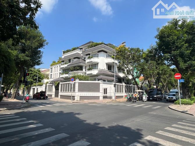 🔥Hàng Kín - Biệt Thự Siêu VIP Góc 2 MT Tú Xương Q.3 DT: 20x32m 3 Lầu Đẹp Giá 340 Tỷ