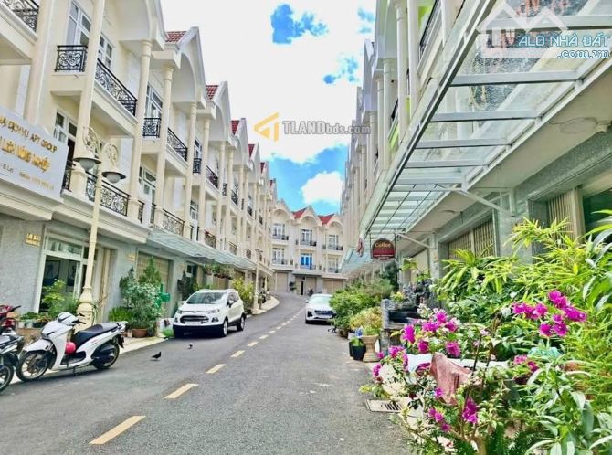CHỈ 6,5 tỷ _ NHÀ PHỐ 4 TẦNG _ KHU GOLDEN HILL ĐÀ LẠT