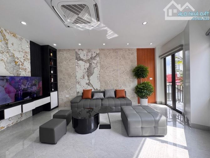 BÁN NHÀ NGUYỄN VĂN CỪ LONG BIÊN - 34M² X 6T - GARA Ô TÔ - THANG MÁY - 12.6 TỶ