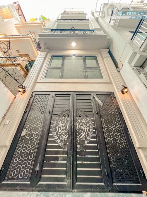 Bán chung cư mini Tôn Đức Thắng, 110m2, 29 phòng rộng full đồ, giá 28,6 tỉ