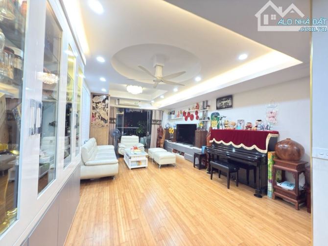 Bán căn hộ chung cư HATECO Yên Sở, Hoàng Mai, Dt 95m2 gồm 3 ngủ 2 vs, Giá 5.75 tỷ( ctl).