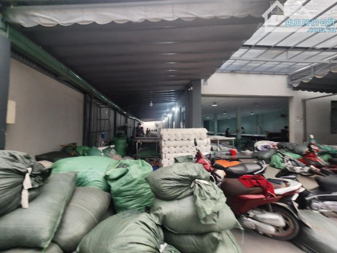BÁN NHÀ XƯỞNG LÔ GÓC 2MT- TÂN HIỆP- HÓC MÔN