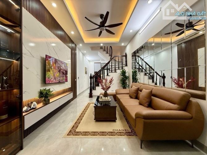 Trường chinh 34m , 4 tầng ,4 ngủ full nội thất, ngõ thông sang tôn thất Tùng