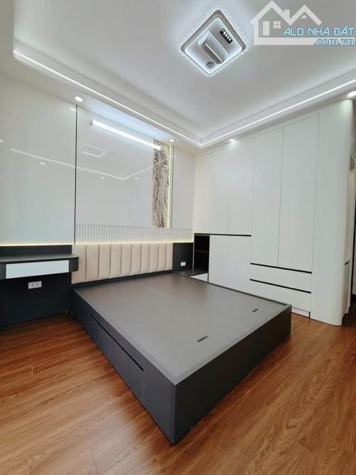 CĂN HỘ CHUNG CƯ RICE CITY LINH ĐÀM 65M 2N2VS GIÁ 4.7 TỶ