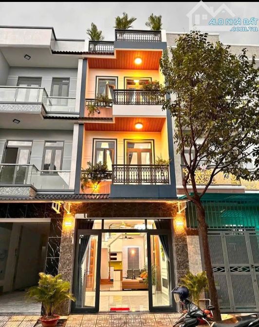 BÁN GẤP NHÀ TÔ HIẾN THÀNH P13 Q10 CŨ – 6,56 TỶ – 70M² – 4PN 4WC – HẺM 5,5M Ô TÔ RA VÀO