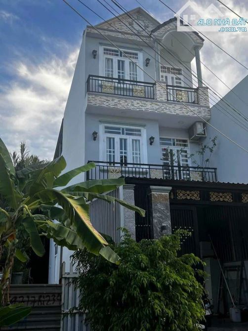 Nhà HXH Nguyễn Văn Tạo, Nhà Bè - Dt 97,5m2 (5m x 19,5m) vuông vức, nhà 3 Tầng - Giá 6 Tỷ