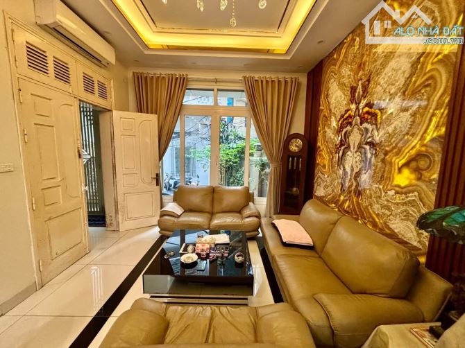 20 TỶ! Biệt thự 93m^2 Lê Duẩn, 50m ra ô tô tránh, 5T tặng full nội thất, lô góc 3 thoáng
