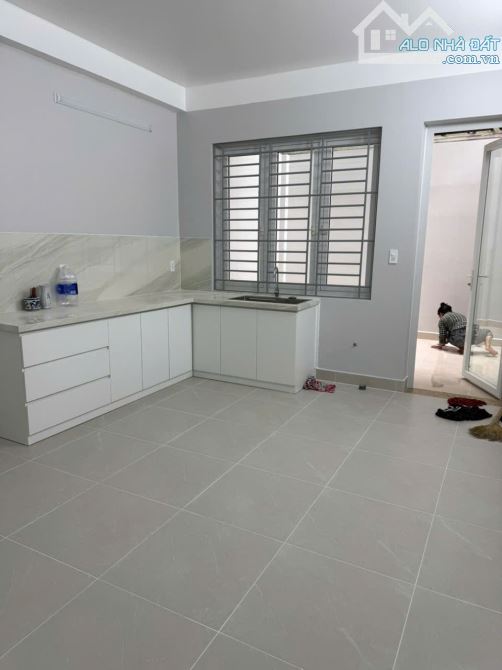 Bán nhà MT Trần Hưng Đạo Q5(ngay Trần Bình Trọng).DT:4.2x13m (4 Tầng) Giá 26 tỷ HĐT 60tr