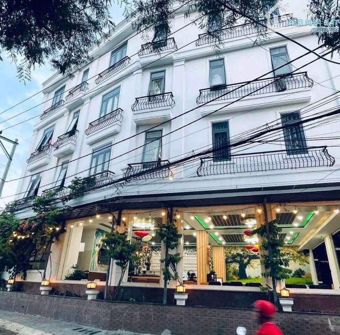 BÁN NHÀ GÓC CÓ 18 PHÒNG KD CĂN HỘ TẠI KĐT VĨNH ĐIỀM TRUNG, NHA TRANG DT 256,8M GIÁ 23,4 TỶ