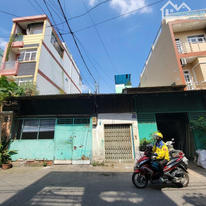 Bán nhà HXH đường Lạc Long Quân Quận 11_DT: 11x20m, nở hậu đều 13m, giá bán 29.3 tỷ