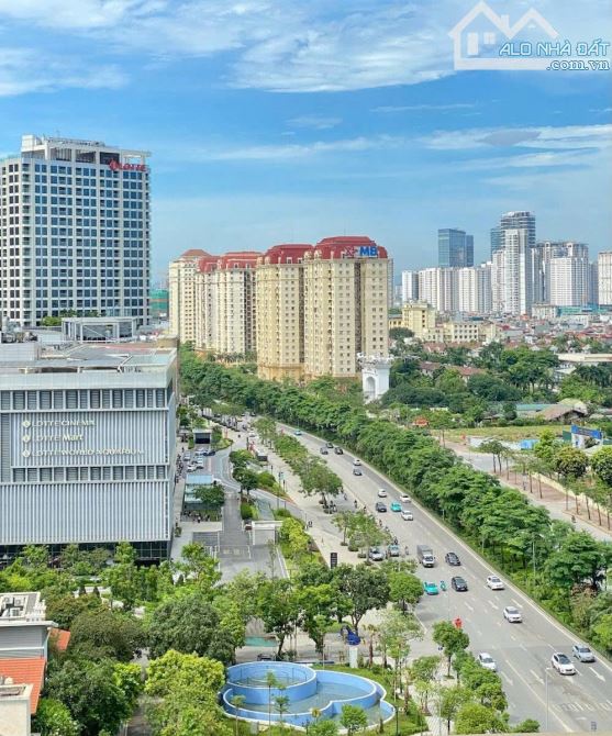 Cần bán căn hộ chung cư Võ CHí Công Tây Hồ, SĐ 93m2: 3PN,2VS, căn góc. 8 tỷ.