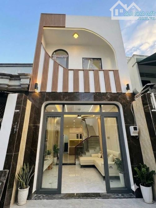 NHÀ ĐẸP SỔ RIÊNG SANG TÊN NHANH NGAY NGUYỄN VĂN LINH QUẬN 8-GIÁ:3.78TỶ/60,9m2(4,2x14,5m)