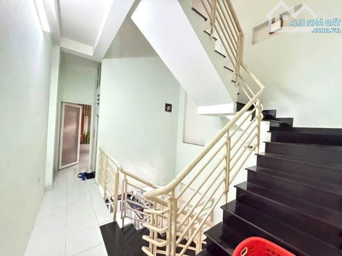 Nhà 2 Lầu KDC Toa Xe 1 Dĩ An 60m² (4x15m) Full Thổ Cư Kế Vincom 550 Giá 5.1 Tỷ