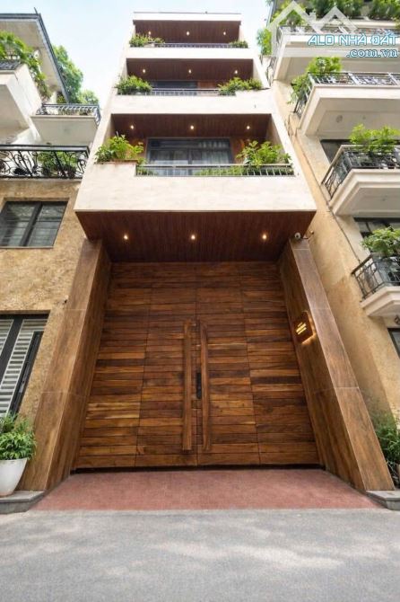 NHÀ ĐẸP LÒ ĐÚC 60/70M² 5 TẦNG MẶT TIỀN 4M NỘI THẤT SANG XỊN GIÁ 17 TỶ