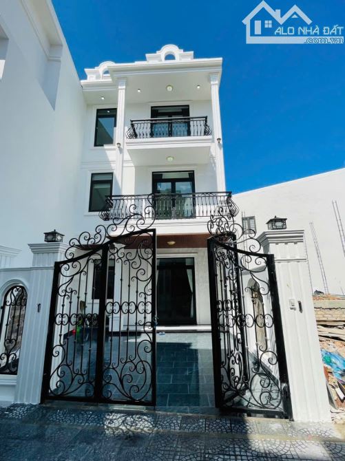 🏰 BÁN NHÀ 3 TẦNG TÂN CỔ ĐIỂN – FULL NỘI THẤT, GIÁ 3,9 TỶ | LÊ NGÔ CÁT, HUẾ 📍 Khu phố 78