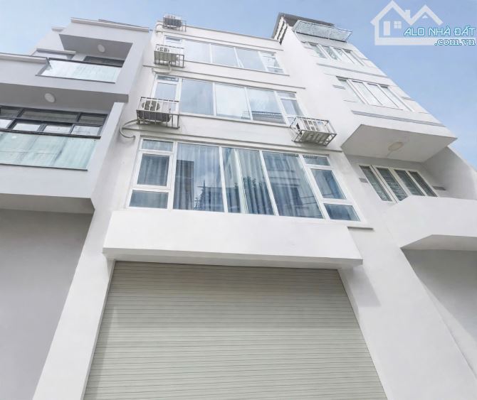 Hẻm kinh doanh 8m Hoàng Hoa Thám giá 12 tỷ