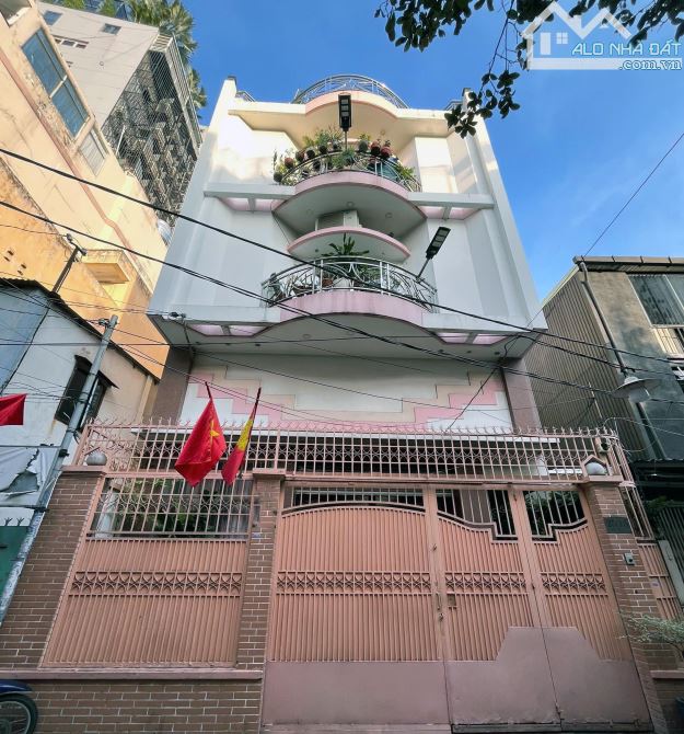 Siêu phẩm bán nhà đường Trần Đình Xu, Quận 1 - DT: 8x23m - 3 tầng - Giá chỉ 42 tỷ