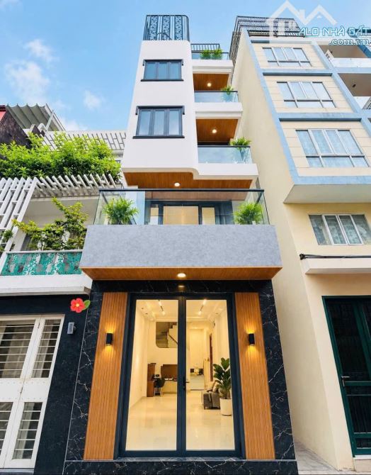 CHỈ 14.5 TỶ CÓ NGAY SIÊU PHẨM CĂN GÓC 5 TẦNG - SÁT MT NGUYỄN TRÃI Q5 - THU 500TR/NĂM.