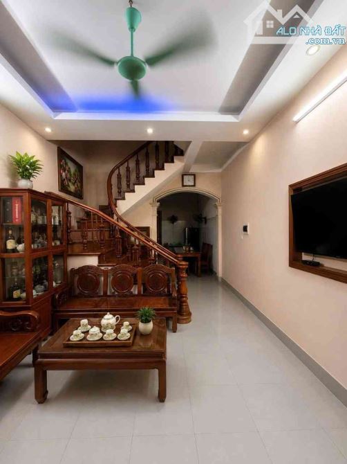 Phan đình giót 45m ,4 tầng full nội thất , nhà dân xây chắc chắn