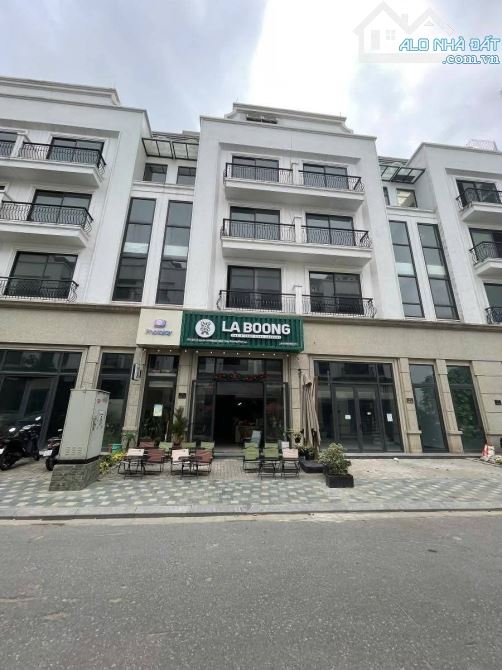 BÁN NHÀ LIỀN KỀ THE DIAMOND POINT LONG BIÊN - 103M² X 5T MT 6.4M - KINH DOANH - 40 TỶ