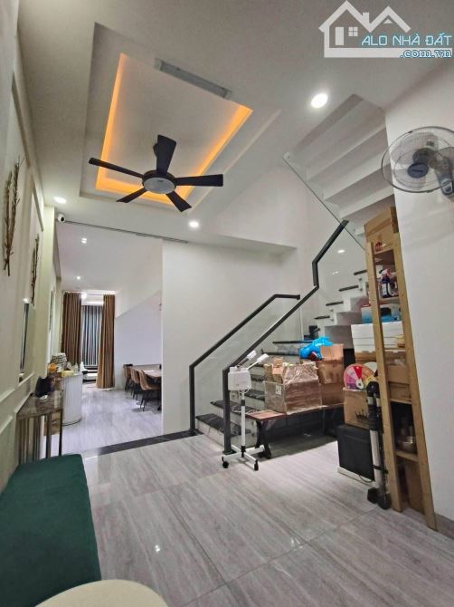 Bán Gấp Nhà 3 Tầng Mt 5m5 Sát Khúc Hạo- Vừa Ở Vừa Kinh Doanh