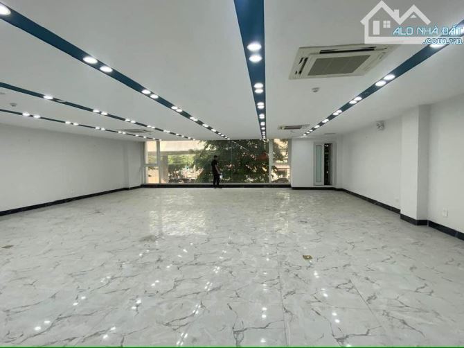 Phạm Văn Đồng - Building Mặt Phố 200M2, 8 Tầng, Mặt Tiền 11M, Hầm, Thang Máy, 150 Tỷ