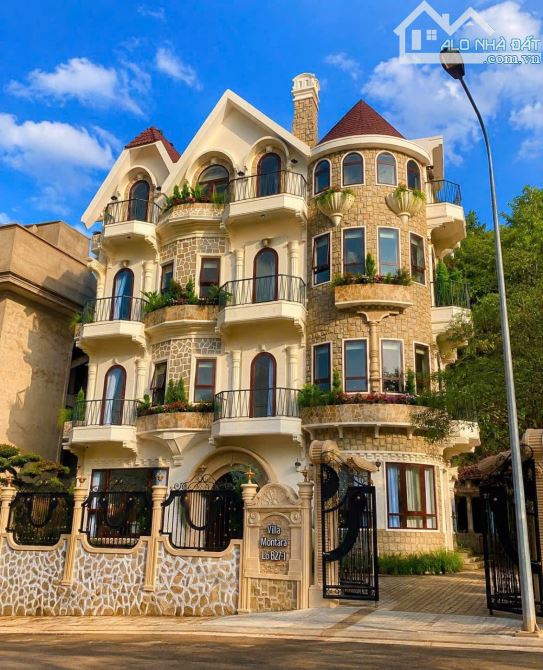 Giảm giá từ 29 tỷ còn 22 tỷ bán gấp villa siêu xịn (240m2 7pkd) - pháp lý chuẩn chỉnh