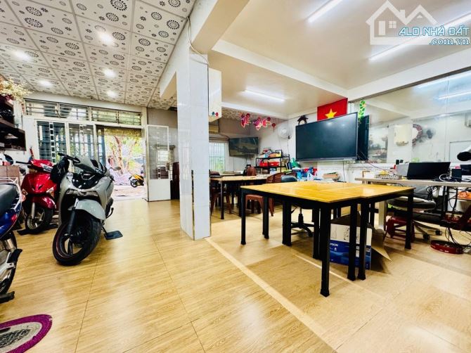 Biệt Thự Mini Bùi Minh Trực P5 Quận 8 – Ngang Hiếm 6.8mx15.6 – Nở Hậu Tốt – 3PN –Giá 11Tỷ