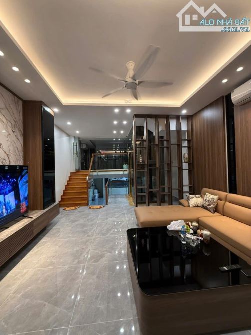CẮT LỖ 3 TỶ,BÁN GẤP LIỀN KỀ KĐT PHÚ LƯƠNG,DT 87M-2 MẶT TIỀN,NHÀ ĐẸP,THANG MÁY ,CHỈ 1X TỶ
