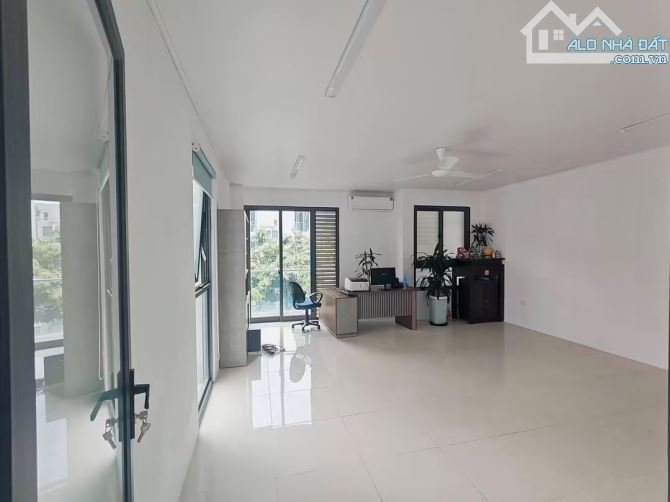 CHỈ 35 TỶ SỞ HỮU BIỆT THỰ PHÚ LƯƠNG,DT 240M-4 TẦNG,MT:12M,THANG MÁY.