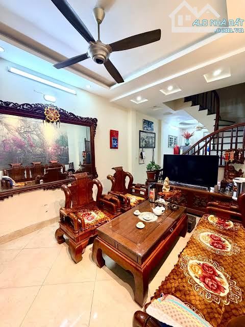 GIẢM 3 tỷ - NHỈNH 11 tỷ BÁN GẤP LK KIẾN HƯNG 55mx4 tầng Kinh Doanh
