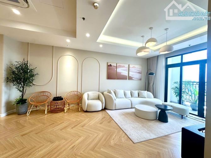 ĐẲNG CẤP SỐNG THƯỢNG LƯU – CĂN HỘ CHUNG CƯ ROYAL CITY, THANH XUÂNDT 125M2- FULL NỘI THẤT-