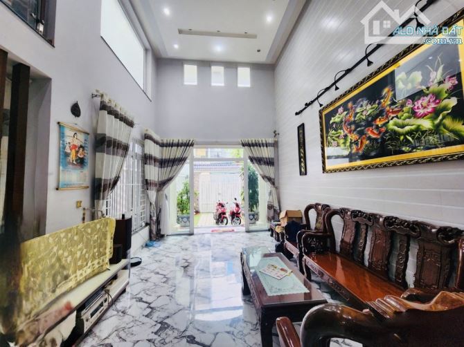 BÁN NHÀ QUAN HOA 92M² 2 MẶT TIỀN GIẢM 3 TỶ CÒN 20 TỶ