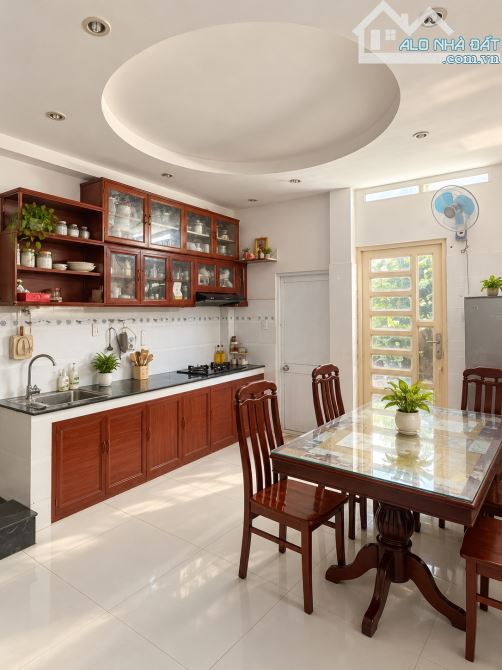 🔥 BÁN ĐẤT LỚN, HUỲNH TẤN PHÁT, Q7 – 230 M², dòng tiền 30 triệu/ tháng , NHỈNH 13,x tỷ.