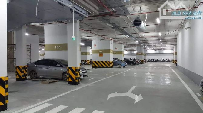Cần bán 1100m2 sàn văn phòng Cầu Giấy, sở hữu lâu dài, giá rẻ