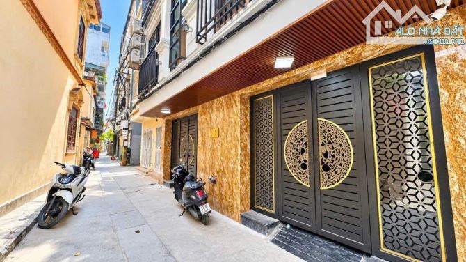 CẦN BÁN NHÀ PHố CẦU GIẤY DT: 65M2 MT:6,5M 8 TẦNG GIÁ: 17TỶ