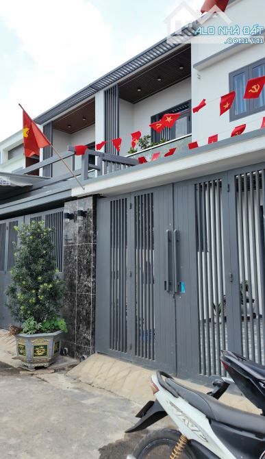 Nhà lầu chính chủ hoàn công Phước Tân đối diện sân golf Long Thành, cổng 11 chỉ 15 phút
