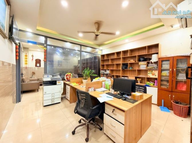 Bán nhà đường 822, Phú Hữu, Q9, Thủ Đức TP HCM. DT 125m2, 5 tầng, SHR. Giá 9,48 tỷ.