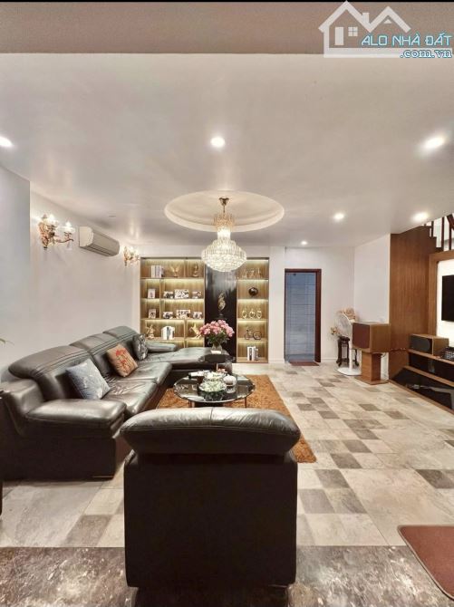 🏡 BÁN NHÀ HOA LÂM, PHƯỜNG VIỆT HƯNG – 67M² – 6 TẦNG – 9.9 TỶ – Ô TÔ ĐỖ CỔNG – THANG MÁY