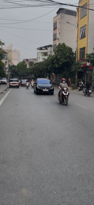 Bán nhà Nguyễn Viết Xuân, đoạn đẹp nhất phố, 95m2, mặt tiền 6,6m, giá 25,5 tỉ